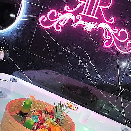 Rr Jacuzzi 3* Saint-Laurent-des-Arbres